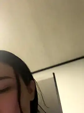 Snapshot of monserrat_cutte chatting on 12/02/25, 11:45 monserrat cutte online show from 12/02/25, 11:45