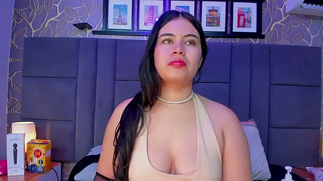 Snapshot of monserrat_cutte chatting on 12/14/25, 04:12 monserrat cutte online show from 12/14/25, 04:12