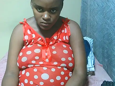 PregiiCaramellxx online show from 01/05/26, 07:28