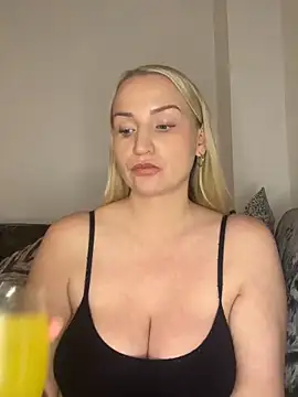 BootyQueenApril online show from 12/13/25, 10:04