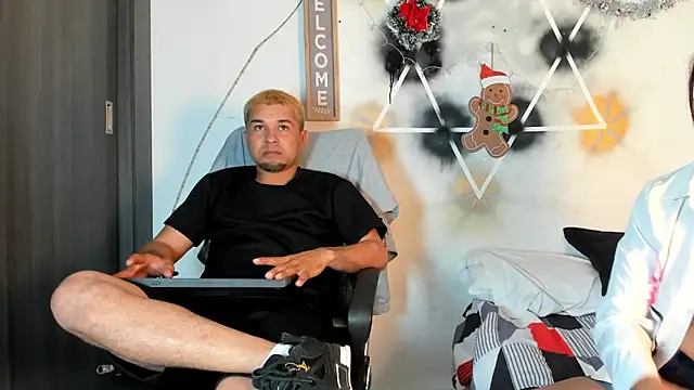 StephaniaAndRandy online show from 12/19/25, 01:18