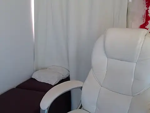 Snapshot of Perla_2026 chatting on 12/03/25, 08:40 Perla 2026 online show from 12/03/25, 08:40