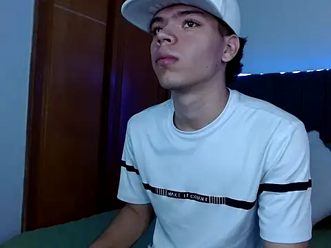 Snapshot of Lincon_Ale chatting on 11/29/25, 07:28 Lincon Ale online show from 11/29/25, 07:28