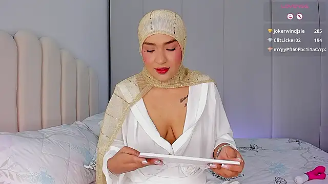 Amira-Zahra online show from 03/18/26, 10:29