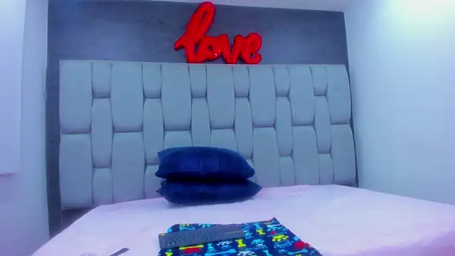 Snapshot of Sarita_Ass chatting on 11/27/25, 09:22 Sarita Ass online show from 11/27/25, 09:22