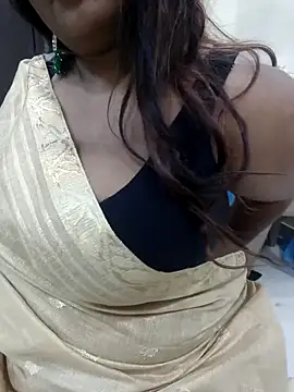 Snapshot of mamtha-tamil chatting on 02/20/26, 03:01 mamtha-tamil online show from 02/20/26, 03:01