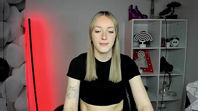 EvelynBlond online show from 02/12/26, 10:10