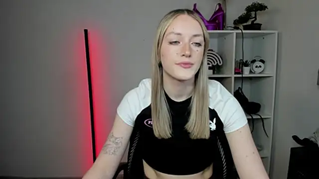 EvelynBlond online show from 03/10/26, 01:27