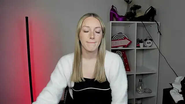 EvelynBlond online show from 03/23/26, 01:26