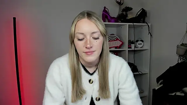 EvelynBlond online show from 03/26/26, 06:24