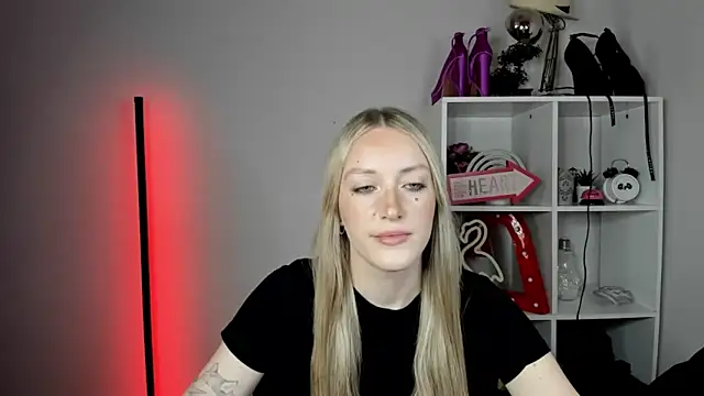 EvelynBlond online show from 06/10/26, 12:37