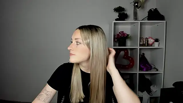 EvelynBlond online show from 07/22/26, 12:41