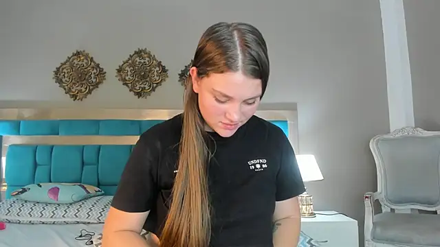 LiiaVelvet online show from 12/17/25, 02:06