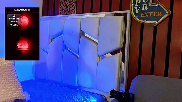 Snapshot of ken_blakerr chatting on 12/13/25, 07:53 ken blakerr online show from 12/13/25, 07:53