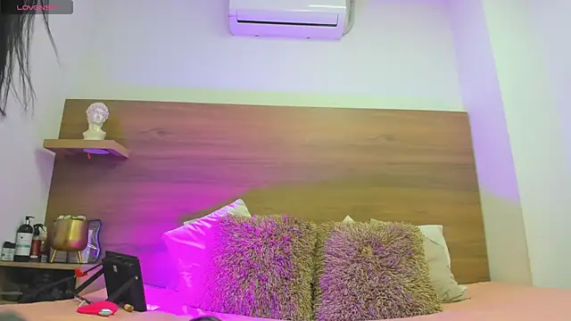 emilyrousee01 online show from 01/08/26, 07:27