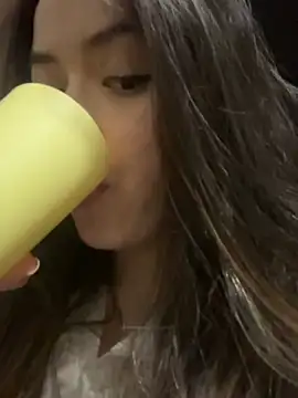 Little  Danni1 online show from 04/22/26, 09:44