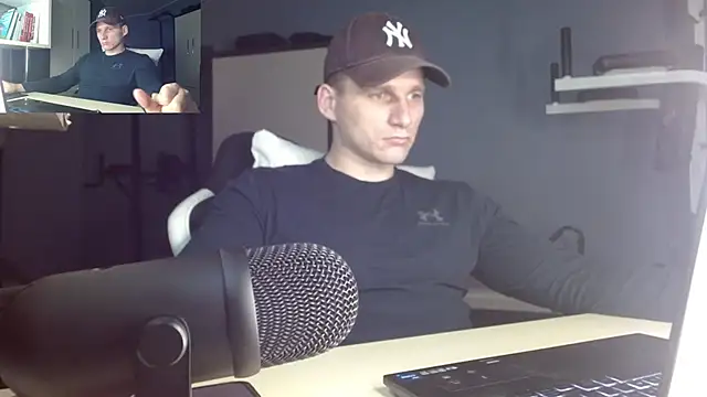 Poliglotjoe1 online show from 12/17/25, 09:32