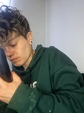 Snapshot of megan_NL chatting on 12/03/25, 09:35 megan NL online show from 12/03/25, 09:35