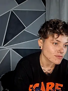 Snapshot of megan_NL chatting on 12/15/25, 12:04 megan NL online show from 12/15/25, 12:04