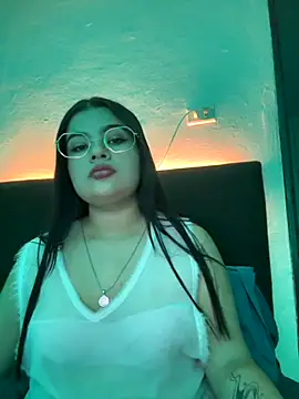 Snapshot of LouisaAlcott chatting on 11/20/25, 10:53 LouisaAlcott online show from 11/20/25, 10:53