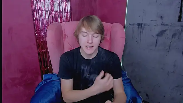 DonaldWoon online show from 12/14/25, 09:52