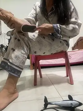 suna218 online show from 11/28/25, 03:14