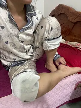 suna218 online show from 12/05/25, 03:09