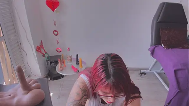 Snapshot of Charlotte1Demony chatting on 11/28/25, 03:58 Charlotte1Demony online show from 11/28/25, 03:58