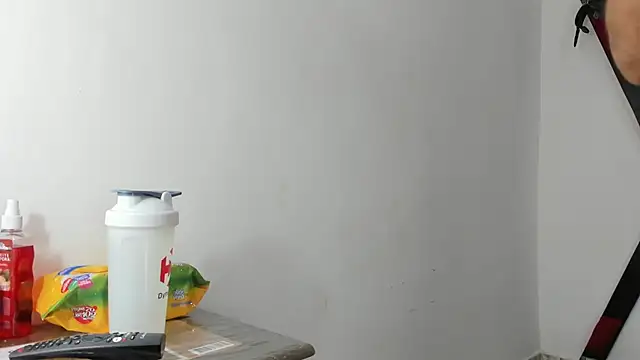 Snapshot of RoughSex_and_BDSM chatting on 11/25/25, 04:01 RoughSex and BDSM online show from 11/25/25, 04:01