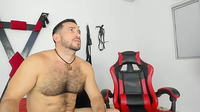 Snapshot of RoughSex_and_BDSM chatting on 11/28/25, 04:15 RoughSex and BDSM online show from 11/28/25, 04:15