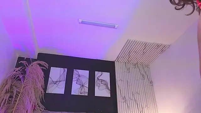 dahianae   online show from 02/07/26, 03:32