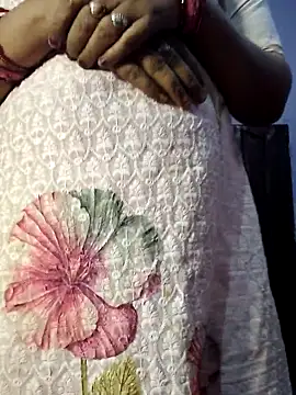 yamunna647 online show from 01/17/26, 04:11