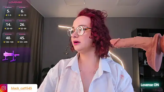Snapshot of kittyhardfucks chatting on 06/19/26, 09:35 kittyhardfucks online show from 06/19/26, 09:35