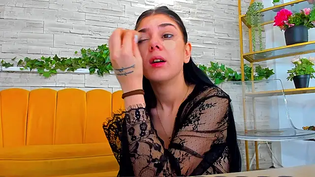 SerennaNoir online show from 12/21/25, 05:47