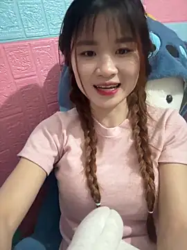 Snapshot of Spring-spring chatting on 01/17/26, 03:44 Spring-spring online show from 01/17/26, 03:44