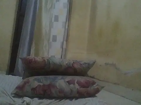 UsTwo  online show from 11/21/25, 03:44