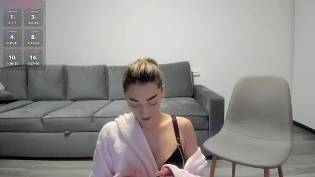 Snapshot of rossana_doll chatting on 11/25/25, 07:30 rossana doll online show from 11/25/25, 07:30