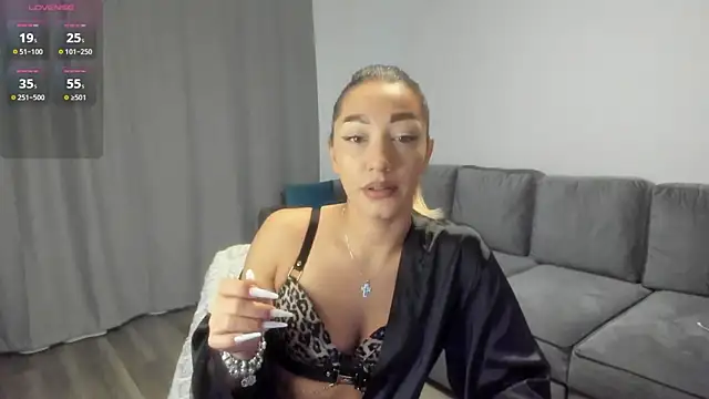 rossana doll online show from 01/12/26, 07:02