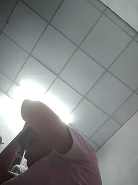 Snapshot of akura-03 chatting on 11/25/25, 03:23 akura-03 online show from 11/25/25, 03:23