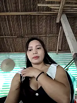 Snapshot of akura-03 chatting on 11/28/25, 05:43 akura-03 online show from 11/28/25, 05:43