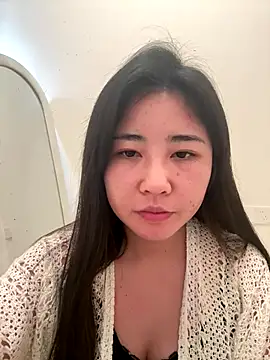 Snapshot of Momo168168 chatting on 11/23/25, 08:36 Momo168168 online show from 11/23/25, 08:36