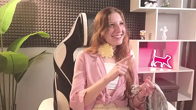 HazeLuneth online show from 02/12/26, 08:42