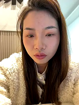 Snapshot of GYYoo chatting on 11/24/25, 04:01 GYYoo online show from 11/24/25, 04:01