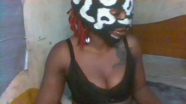 Snapshot of swissbooty chatting on 12/15/25, 01:15 swissbooty online show from 12/15/25, 01:15