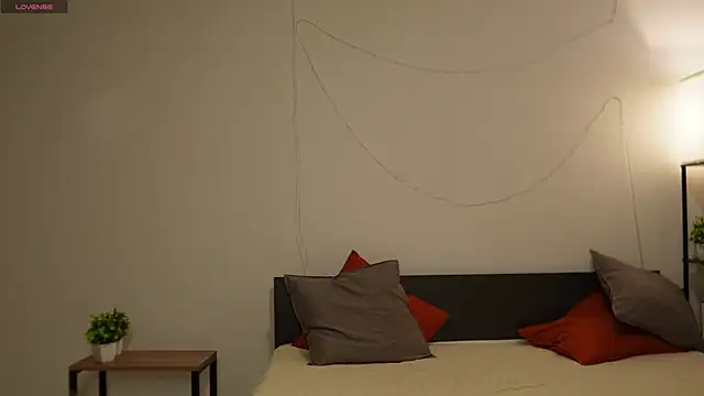 Angelic Lynn online show from 12/01/25, 01:16