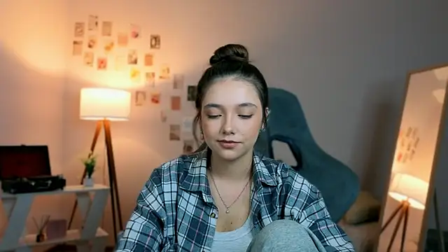 Vexorine online show from 04/21/26, 07:39