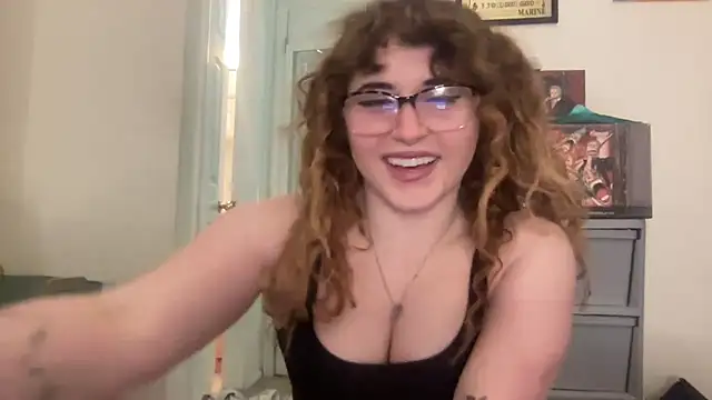 Snapshot of ariapeachy chatting on 12/01/25, 05:45 ariapeachy online show from 12/01/25, 05:45