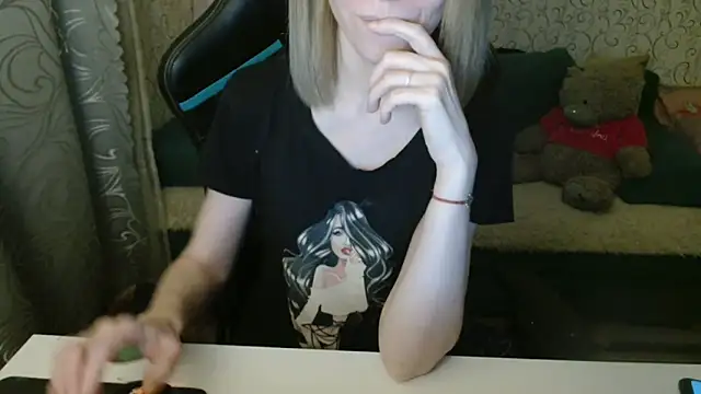 Snapshot of __Katherine___ chatting on 12/05/25, 03:20 Katherine online show from 12/05/25, 03:20