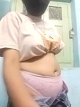 Miss tinaaa online show from 12/04/25, 12:14