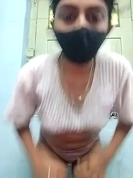 Miss tinaaa online show from 12/19/25, 10:33